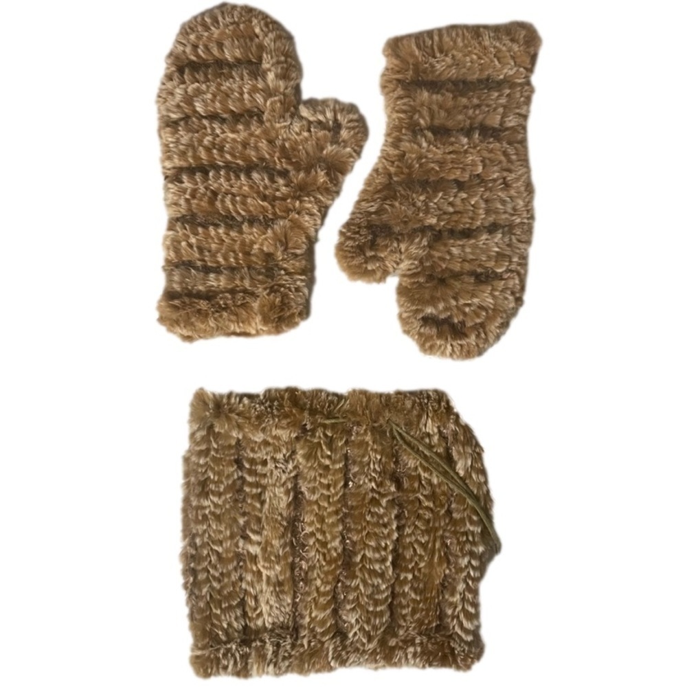 VINTAGE Maryse Roye Matching Knitted Fur Gloves and Hat Set